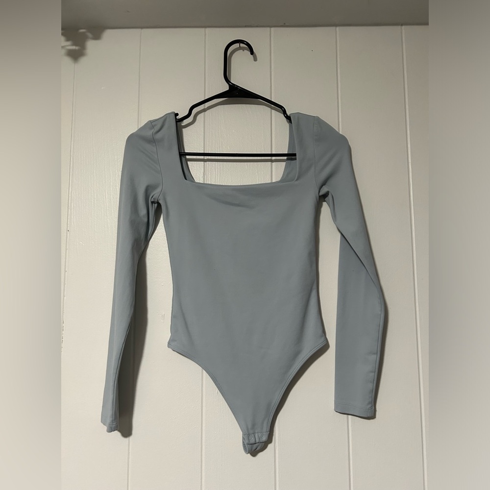 Aritzia Contour Squareneck Longsleeve Bodysuit